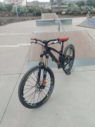 Mondraker Carbono Llanta 26
