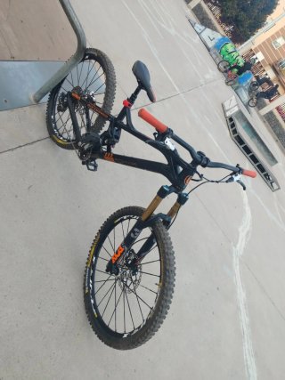 Mondraker Carbono Llanta 26