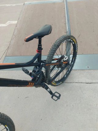 Mondraker Carbono Llanta 26