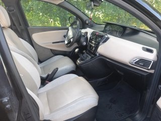 Lancia Ypsilon 2013