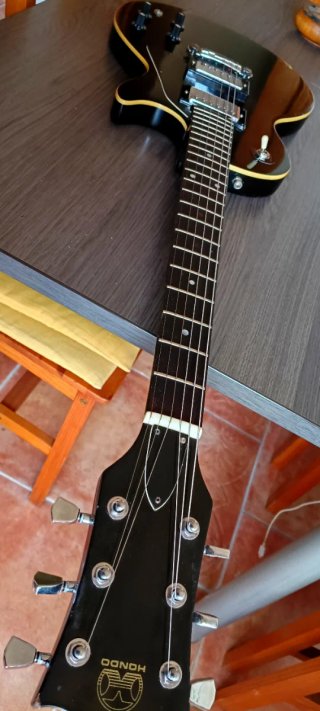 Guitarra antigua Hondo