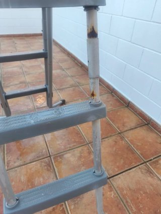 Escalera Piscina