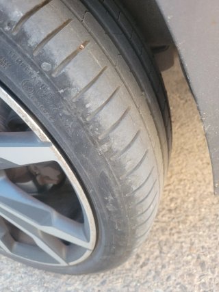 Neumático Pirelli 225/40 R20 94Y