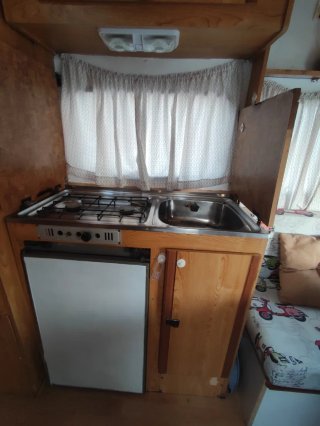 Caravana HERGO IMPALA. 750 Kg. 5 plazas.