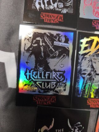 Lote Cartas Stranger Things Hellfire Club