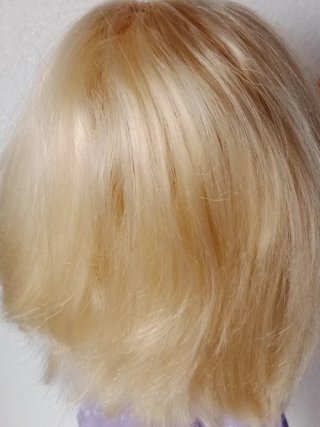 Muñeca Loisa antigua,rubia platino,ojos azules,ves