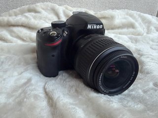Nikon D3200 + Objetivo 18-55