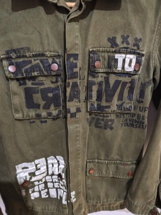 Chaqueta verde con estampado