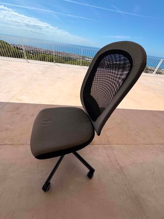 Silla giratoria Flintan gris