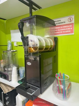 Maquinaria de tienda 24 horas