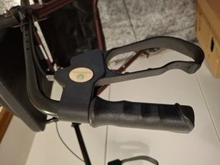 Andador marca "Ayudas Dinámicas"