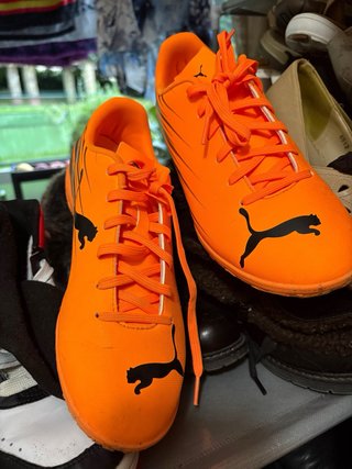 Zapatos de fútbol sala Puma naranja