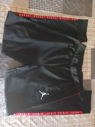 Sudadera Adidas Roja y Chandal Jordan Negro