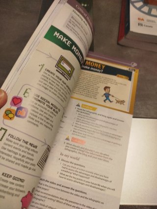 EXAM PROSPECTS 2 Student's book: libro de texto...