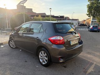 Toyota Auris 2012
