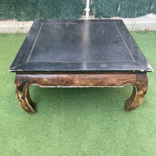 Mesa de centro de madera para restaurar.