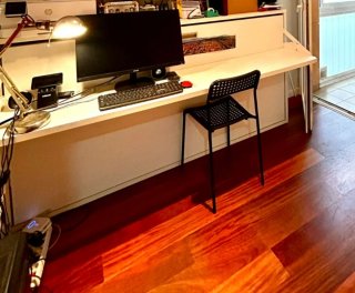 Cama abatible con escritorio integrado
