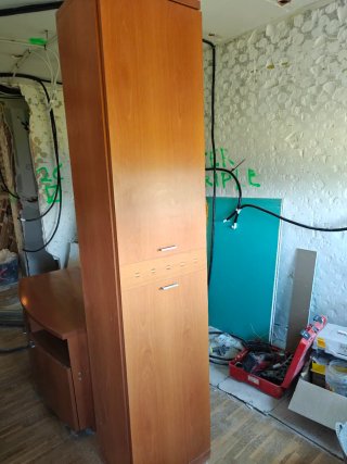 Mesa y Sillas Madera y Cristal. Librería,mueble tv
