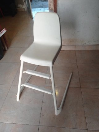 Silla infantil blanca