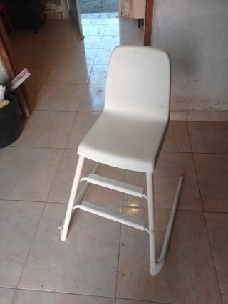 Silla infantil blanca