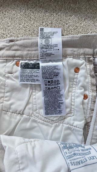 Pantalón Levi's 512 Gris claro
