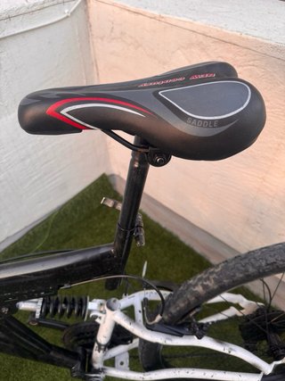 Bicicleta Montaña Negra Doble Suspensión
