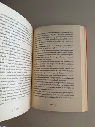 Farsa de amor a la española – Elena Armas |