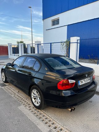 BMW 318i Rumano