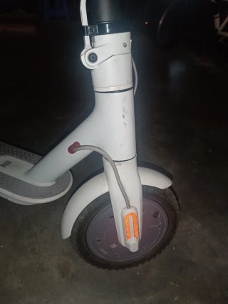 Patinete Eléctrico Xiaomi + Cargador