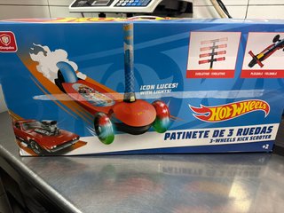 Patinete Hot Wheels 3 Ruedas con Luces