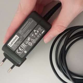 Portátil Lenovo + Cargador