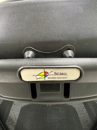 Silla de oficina Herpesa Negra