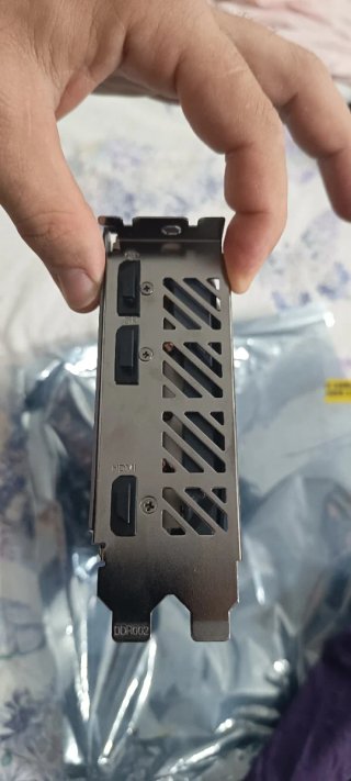AMD RADEON RX 9060XT 16 GB