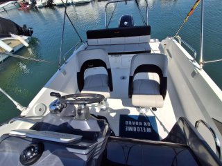 Beneteau Flyer 6.6  Sundeck (semi nueva)