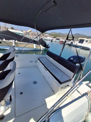 Beneteau Flyer 6.6  Sundeck (semi nueva)