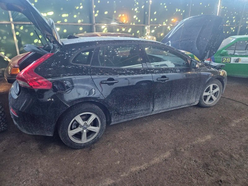 Volvo V40 2014 - foto 1