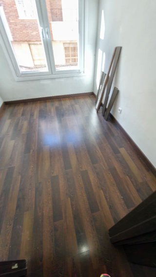 Tarima flotante madera oscura