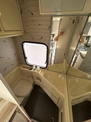 Caravana Bürstner Holiday 750kg Autónoma