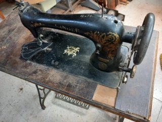 Máquina de Coser Antigua Singer