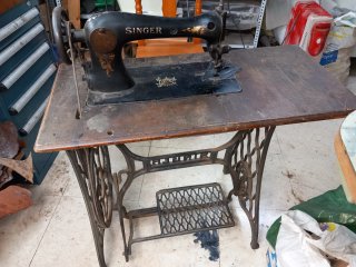 Máquina de Coser Antigua Singer