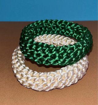 Pulseras de Crochet diferentes colores.