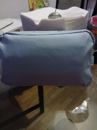 Estuche azul transparente con asa