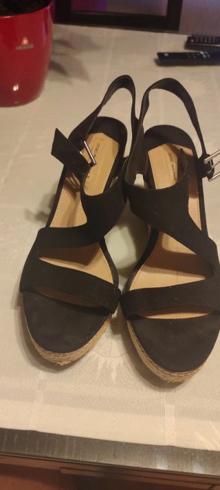 Cuñas negras con plataforma esparto