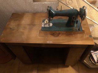 Máquina de coser antigua de mesa marca Sigma