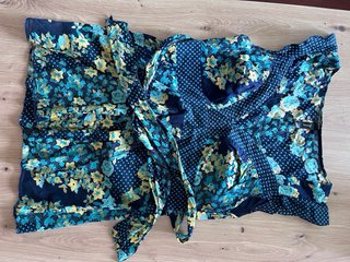 Blusa Stradivarius floral M