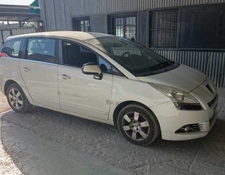Paragolpes trasero peugeot 5008 premium 464066