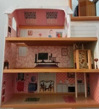 Casita de muñecas rosa
