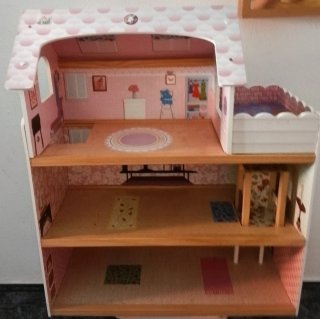 Casita de muñecas rosa