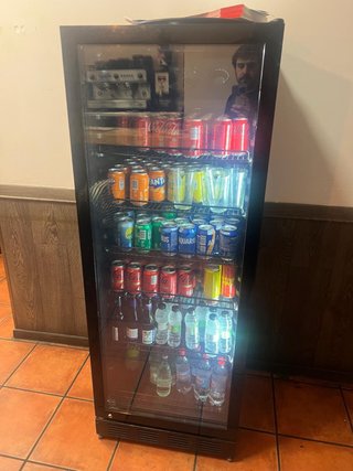 Nevera expositora de refrescos