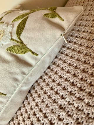 Funda para Cojín de 50x30cm. Decorativo. Bordado.